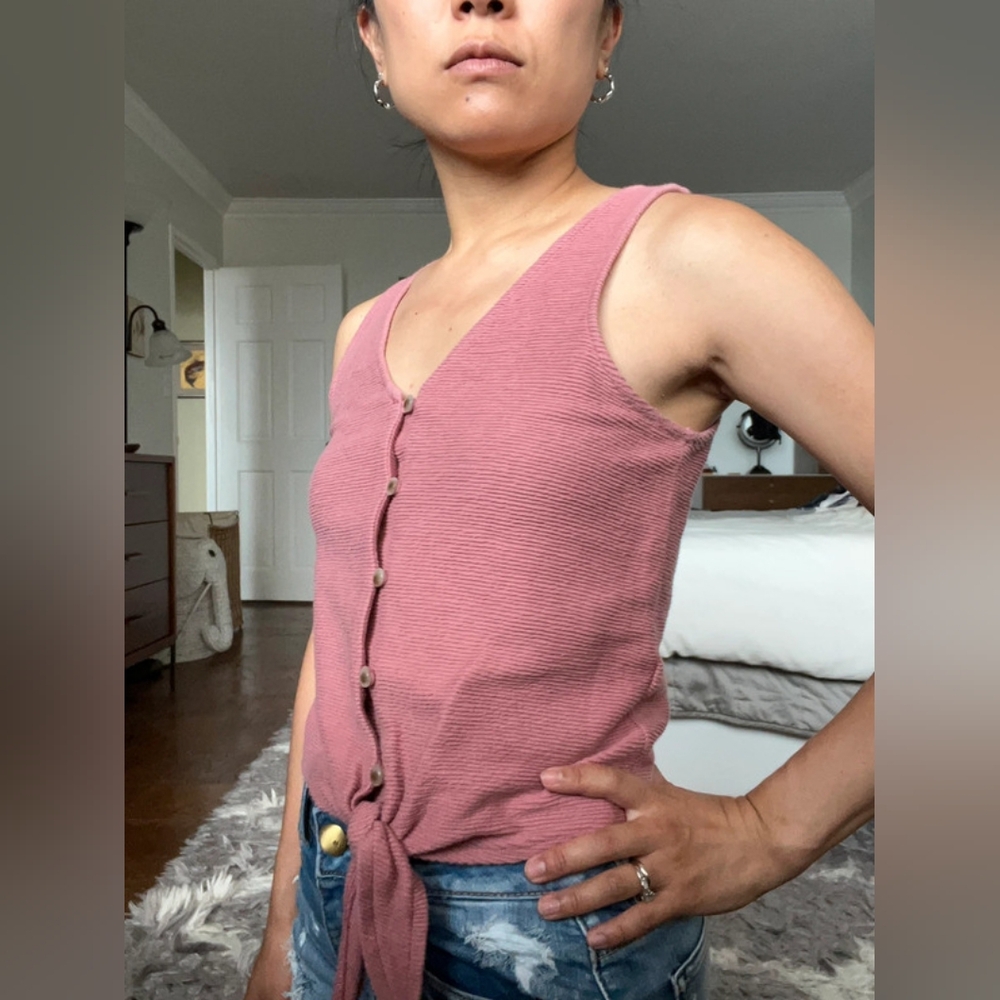 Women's Sleeveless Button-Down Top - Pink
